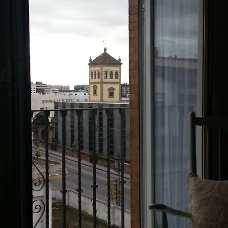 Clásico, Cerca A Jardines De Murillo Apartamento